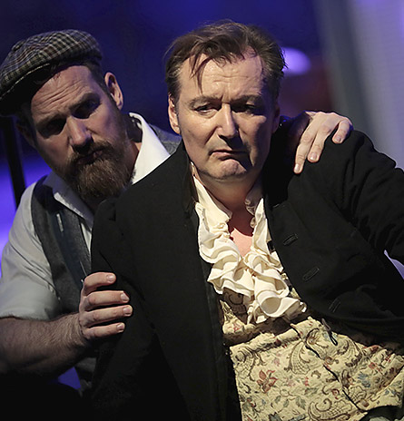 Rolf A. Scheider als Figaro mit Christian Feist' © Paul Leclaire.